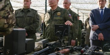 Putin in uniforma de camuflaj la finalul Zapad 2025