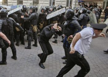 Rusia lui Putin pregateste proteste violente in Moldova