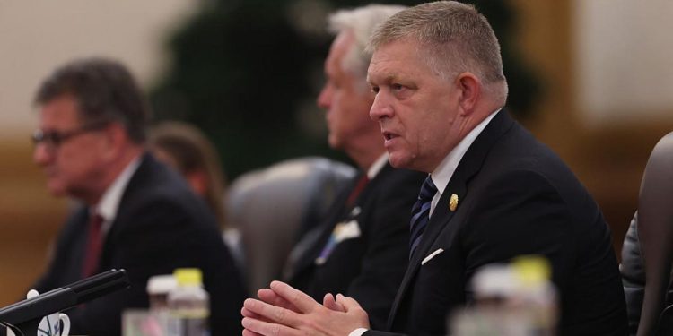 Slovacia isi schimba constitutia si recunoaste doar doua sexe