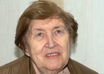 Steluta Coposu sora lui Corneliu Coposu decorata de Nicusor Dan