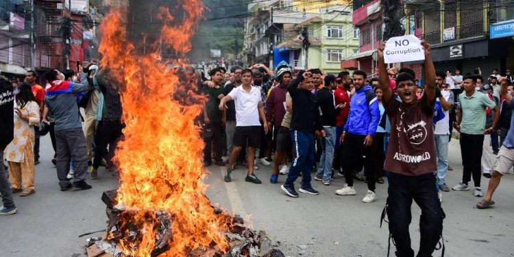 Tara noastra sangereaza Sangeram si noi