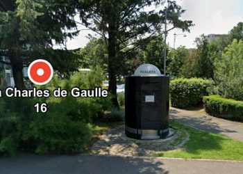 Toaleta publica din Capitala sediul unei firme fantoma