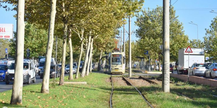 Traseele de transport public din Bucuresti se schimba pe 6 septembrie