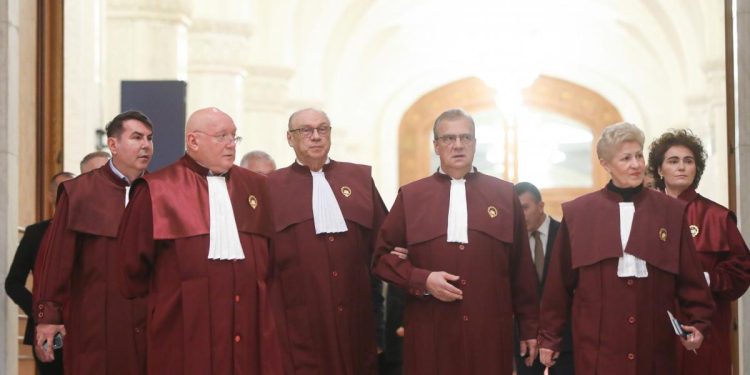 Zi cruciala pentru Coalitzie Decizia CCR pensii speciale