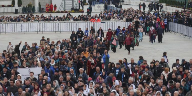 Ce nu s-a văzut la Sfințirea Catedralei Naționale 1 Ce nu s a vazut la Sfintirea Catedralei Nationale