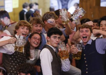 Festivalul Oktoberfest s a redeschis la Munchen