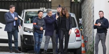 Franta Nicolas Sarkozy are patru politisti in inchisoare