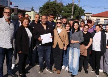 Locuitorii aduna semnaturi pentru a l demite pe primar