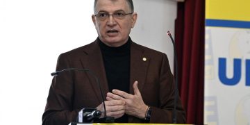 Marius Nistor solicita demisia ministrului Educatiei referendum national pentru greva
