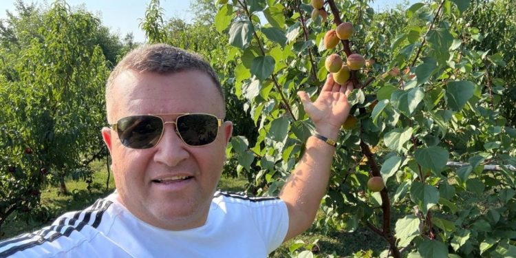 Primarul care cere concediu fara plata pentru datorii