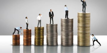 Sefii de stat obligati la reduceri salariale de 30
