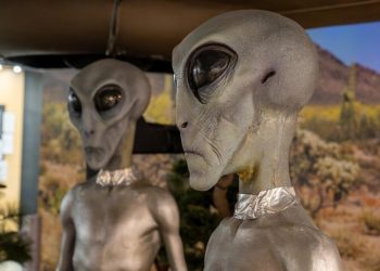 Sondaj INSCOP 26 dintre romani cred ca omul nu a fost pe Luna