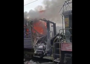 Un tren de pasageri ucrainean a fost lovit de o drona