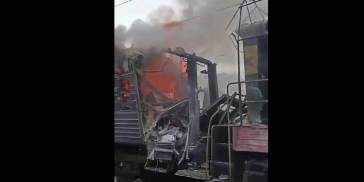 Un tren de pasageri ucrainean a fost lovit de o drona
