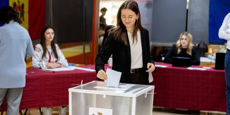 Victorie zdrobitoare pentru PAS in Romania cu 29.000 de voturi