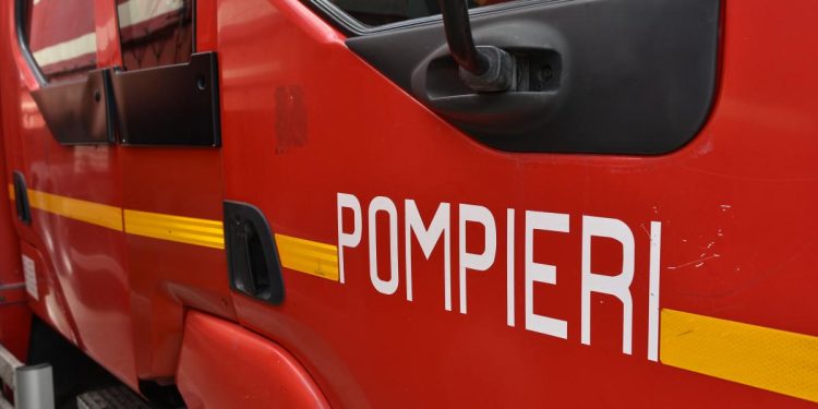 Bloc evacuat in Bucuresti din cauza unei tevi rupte