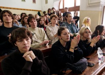 Ministrul Educatiei a gasit solutia pentru burse