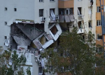Revolta locatarilor din blocul distrus in Rahova