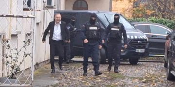 Vin la Bucuresti iau sabia sau bata si merg la Galati