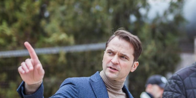 Burduja atac la Diana Buzoianu Romania tara a Mesterului Manole