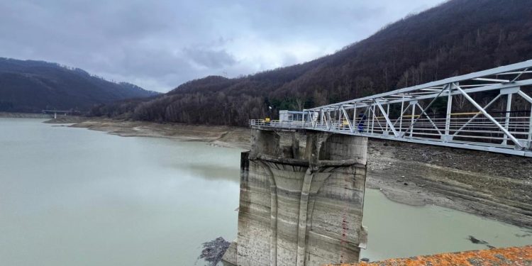 Criza apei potabile Minstrul spune ca vinovat e un Dorel