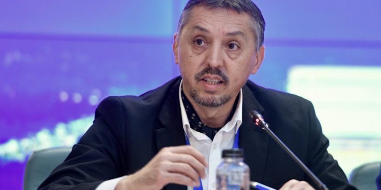 Daniel David i-a spus lui Bolojan că vrea să demisioneze. 1 Daniel David i a spus lui Bolojan ca vrea sa demisioneze 1