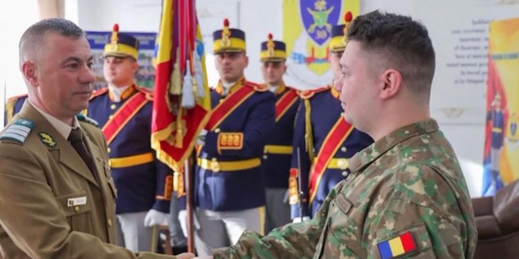 Fiul unui erou căzut în uniformă militară 1 Fiul unui erou cazut in uniforma militara