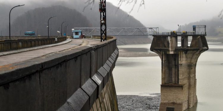 Interventia major la barajul Paltinu este inevitabil