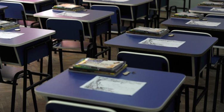 Ministerul Educatiei declaratie despre desfiintarea a 30000 de posturi