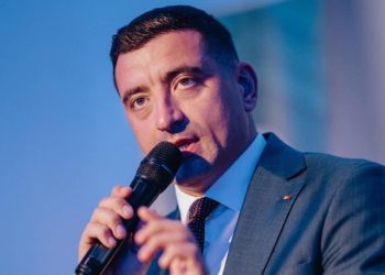 Mos Craciun a venit la George Simion cu un mesaj