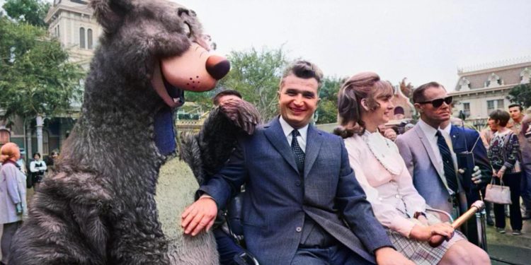 Nicolae Ceausescu la Disneyland distractia dictatorului