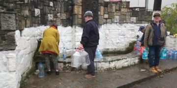 Prefectii din Dambovita si Prahova solicita apa pentru sinistrati