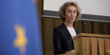 Presedinta CCR transmite un mesaj romanilor de Ziua Nationala