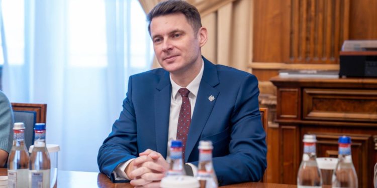 Presedintele Senatului ii solicita lui Nicusor Dan explicatii