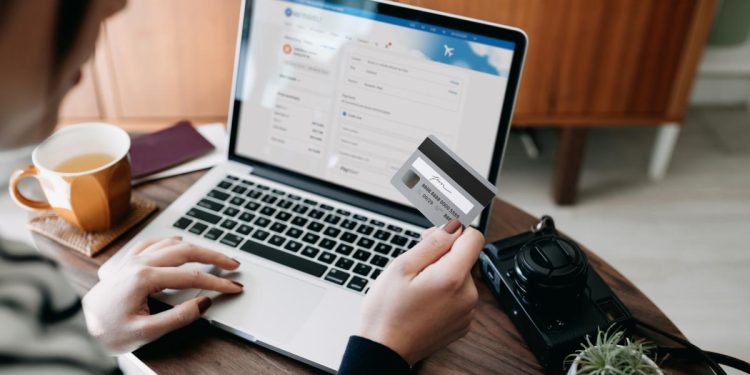 Romanii pacaliti de AI pentru plati online mai mari