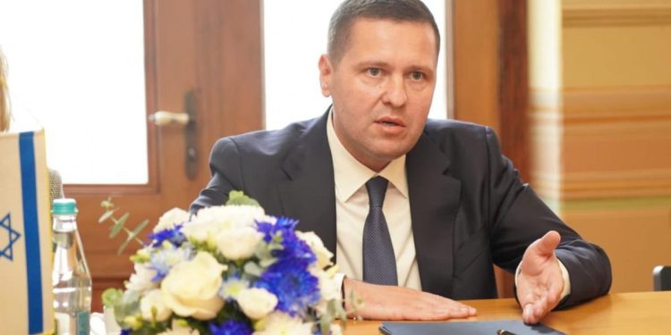 Şeful CJ Dâmboviţa: Ne dorim apă cu program în Moreni 1 Seful CJ Dambovita Ne dorim apa cu program in Moreni