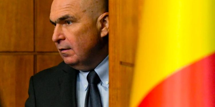 Strategia tacerii sau sfidare Bolojan lipsa la Parlament