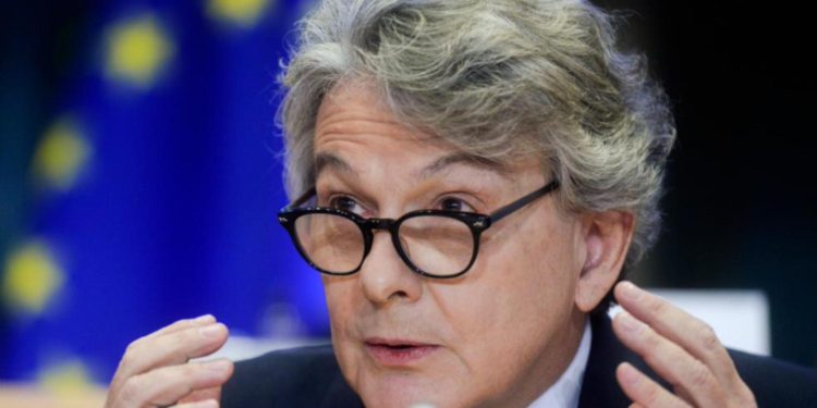 Trump loveste Europa Thierry Breton interzis in SUA