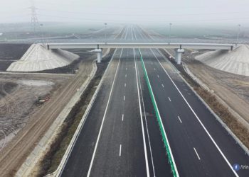 trafic blocat pe A7 TIR autoutilitar i main ciocnite