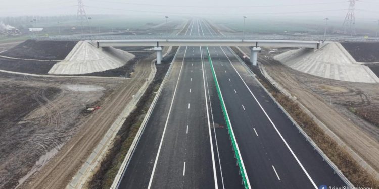 Trafic blocat pe A7: TIR, autoutilitară și mașină ciocnite 1 trafic blocat pe A7 TIR autoutilitar i main ciocnite