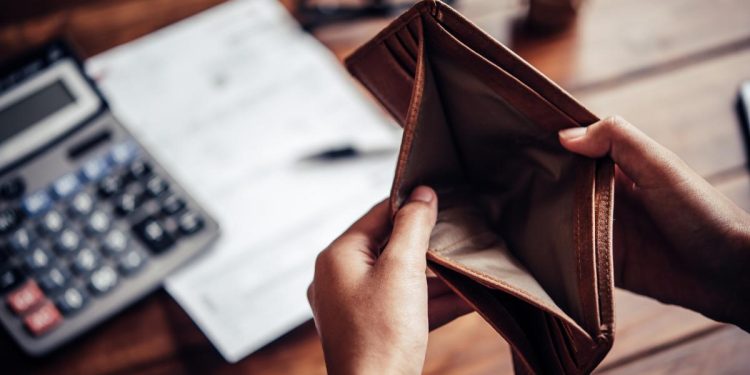 Cat a fost pensia medie in Romania in decembrie 2025 si care este valoarea ajutoarelor sociale