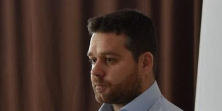 Ciprian Ciucu probleme cu CV ul s a laudat ca lector