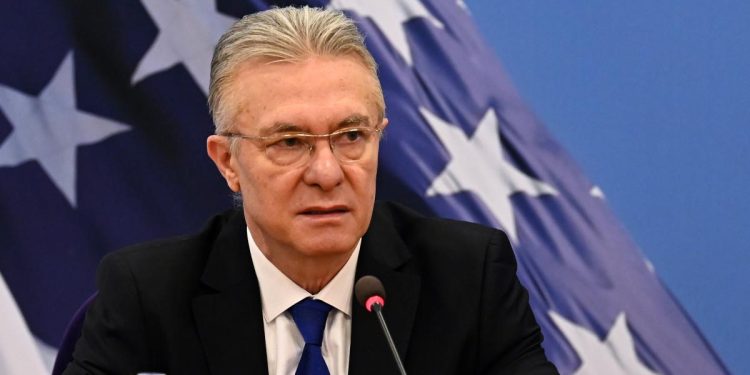 Cristian Diaconescu despre criza din NATO Singura alianta in care membrii s au atacat reciproc a