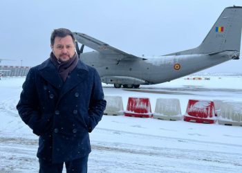 Cum am ramas blocat cu Nicusor Dan la aeroport