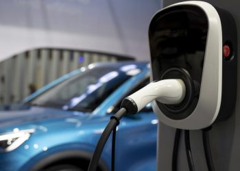 Cum explica Guvernul noile impozite pentru masinile hibride