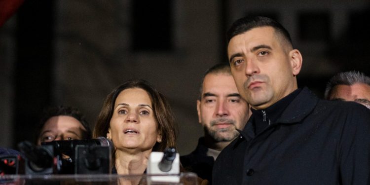 Dincolo de 50 Teama de suveranism Apel la revolta