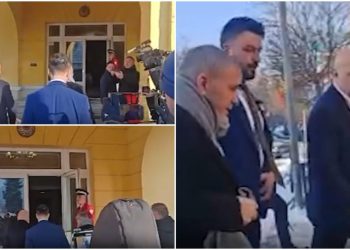 Ilie Bolojan huiduit pentru a doua zi la rand Protest la Botosani in urma scandalului de la Iasi VIDEO