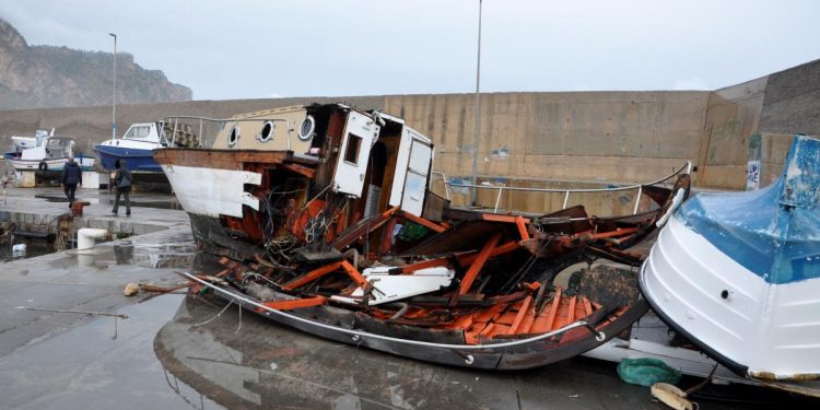 Italia proclama stare de urgenta in regiunile din sud in urma furtunii violente In Sicilia sunt