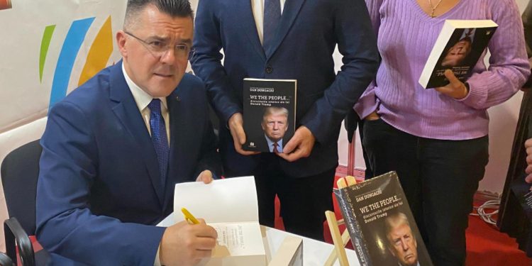 Lansarea cartii lui Dan Dungaciu despre Trump fara a avea cartea