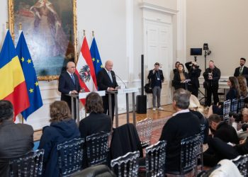 Mandatul lui Bolojan marcat de mari proteste